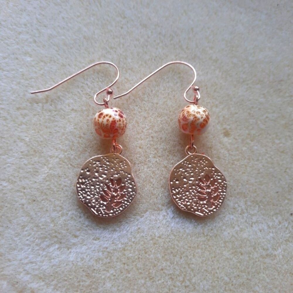 Leaf Cut-out earrings